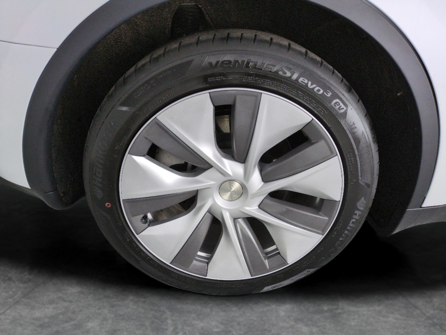 Used Tesla Model Y 2024 for sale - 77848420: Photo 28