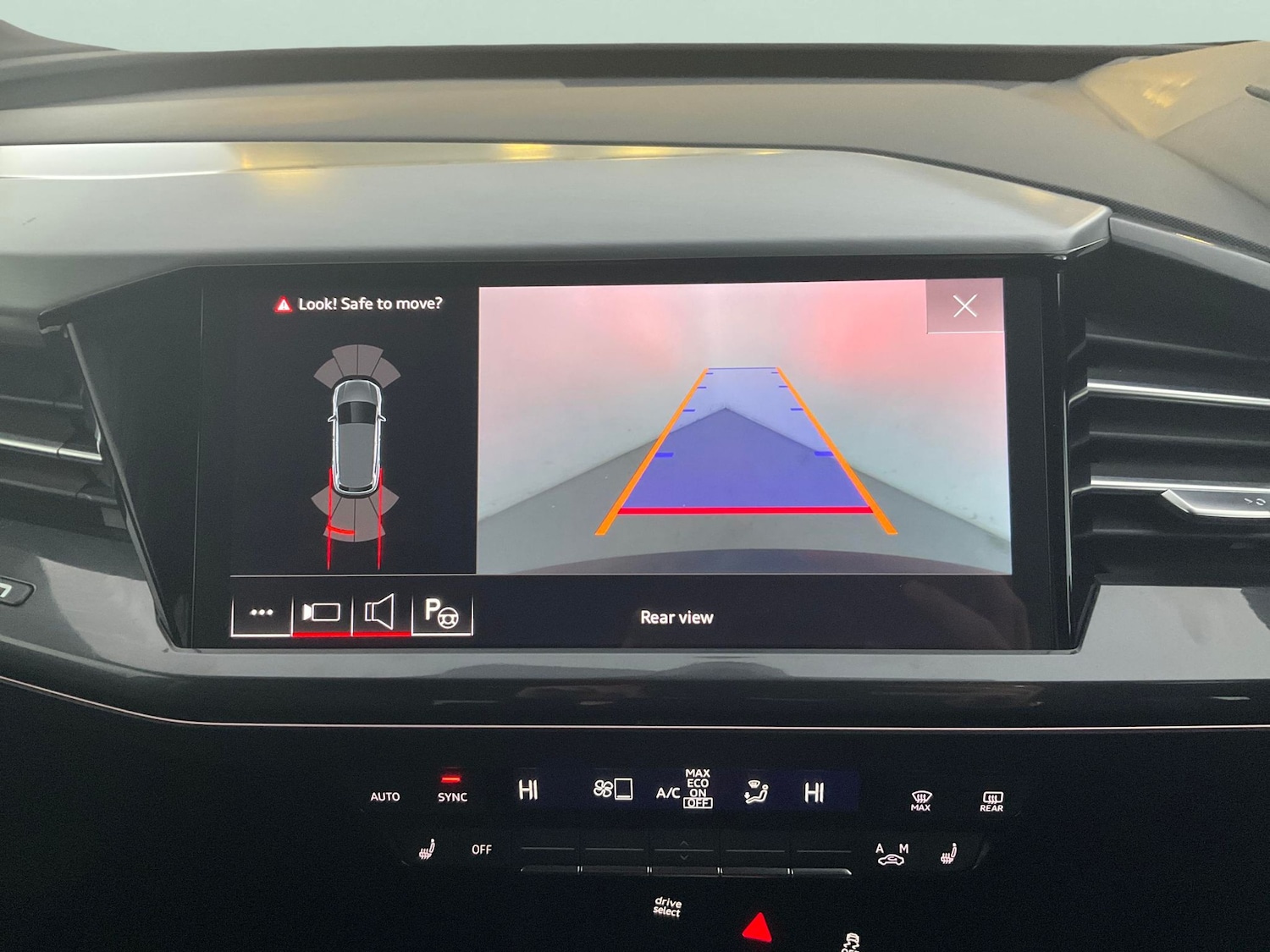 Used Audi Q4 e-tron 2022 for sale - 76428494: Photo 9