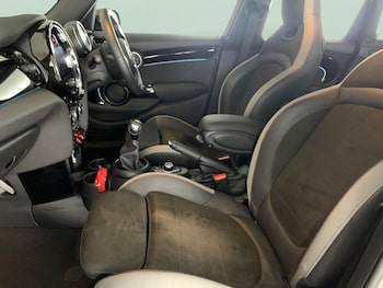 Used MINI Hatch 2022 for sale - 76507950: Photo