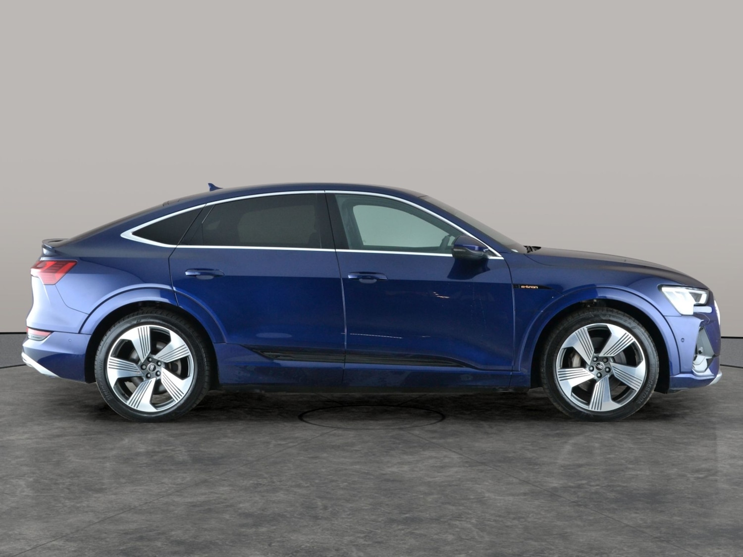 Used Audi e-tron 2022 for sale - 77381376: Photo 9