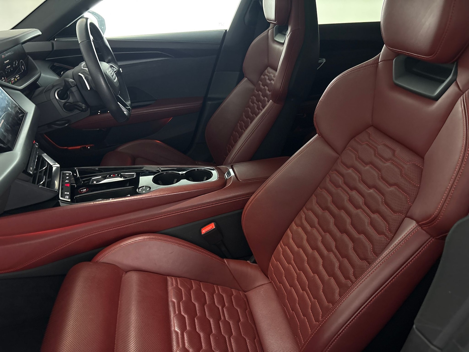 Used Audi e-tron GT 2022 for sale - 76624072: Photo 9