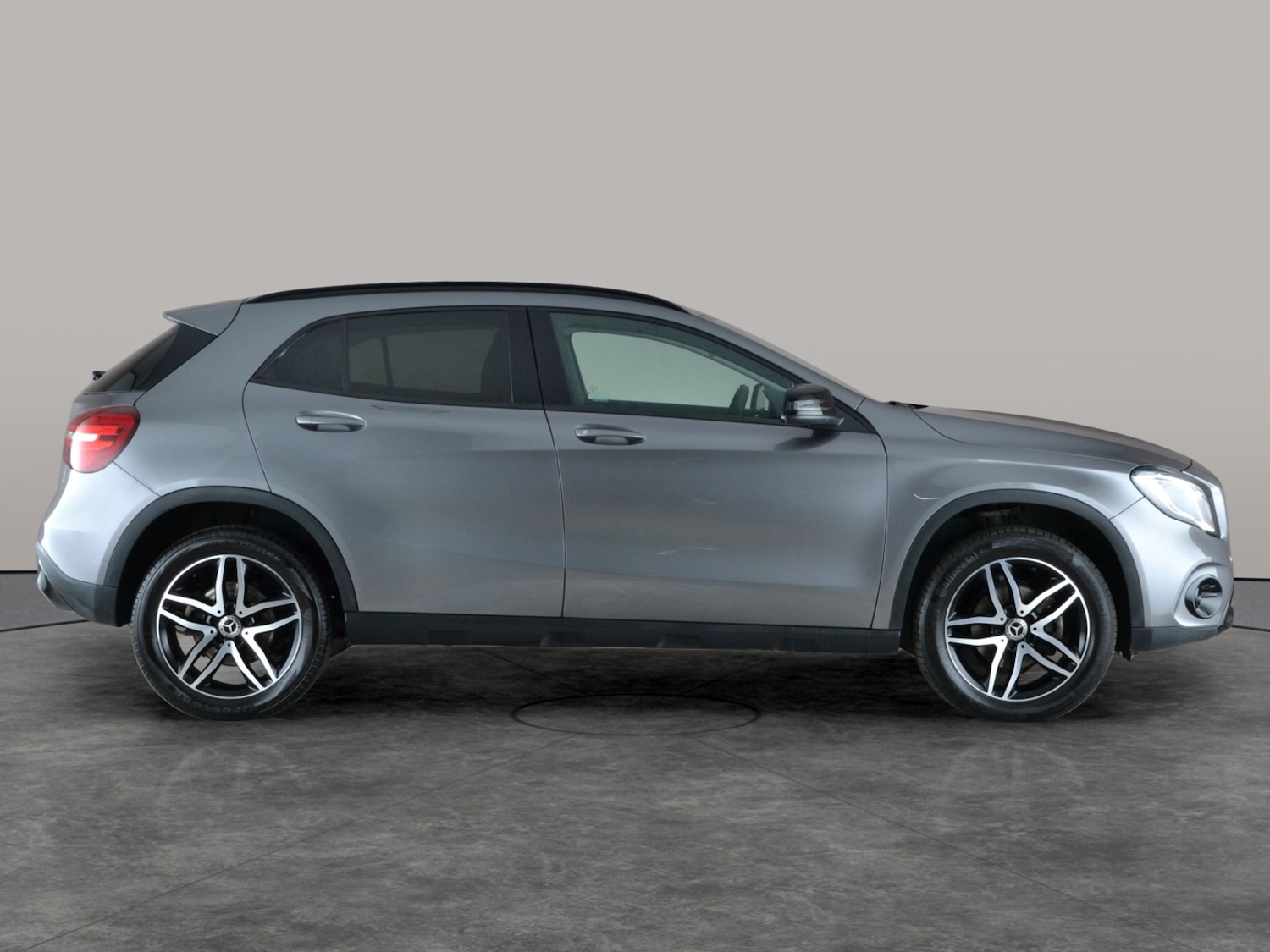 Used Mercedes-Benz GLA 2019 for sale - 77020019: Photo 9