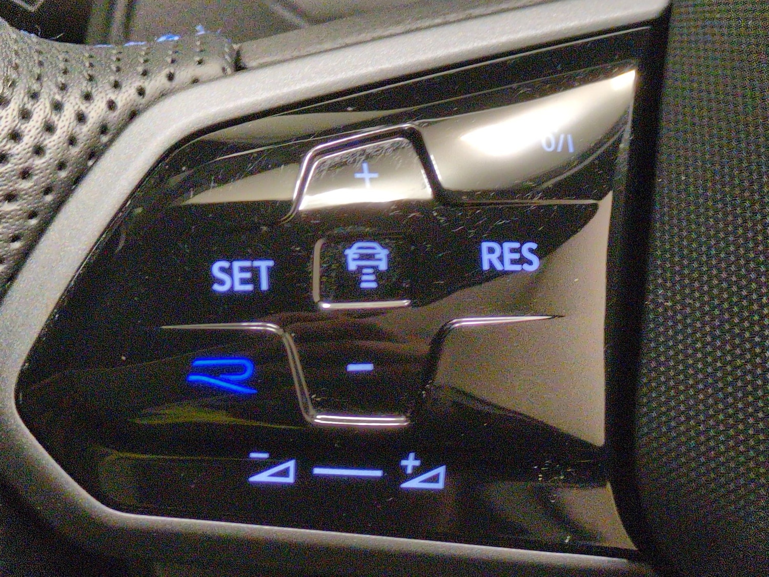 Used Volkswagen T-Roc 2023 for sale - 77418004: Photo 20