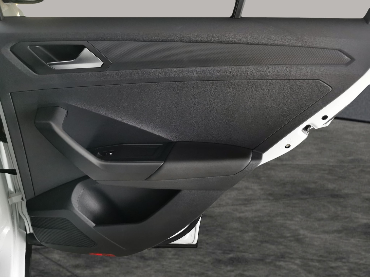 Used Volkswagen T-Roc 2023 for sale - 77418004: Photo 30