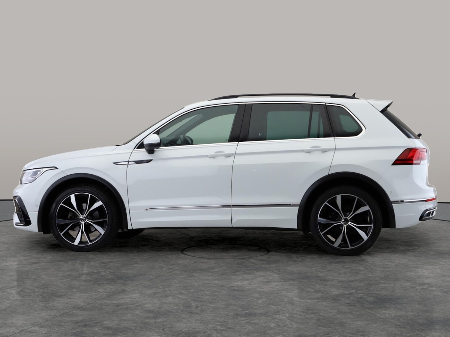 Used Volkswagen Tiguan 2021 for sale - 76342435: Photo 11