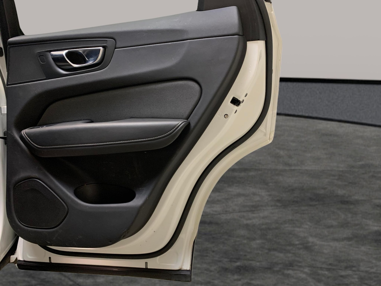 Used Volvo XC60 2021 for sale - 77240613: Photo 25