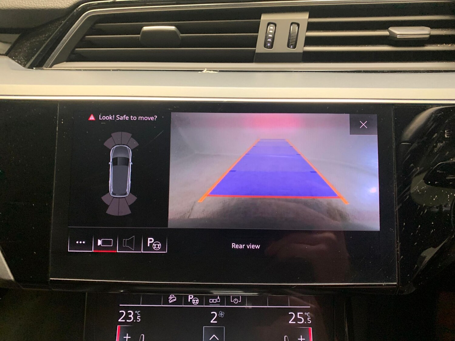 Used Audi e-tron 2020 for sale - 77570433: Photo 6