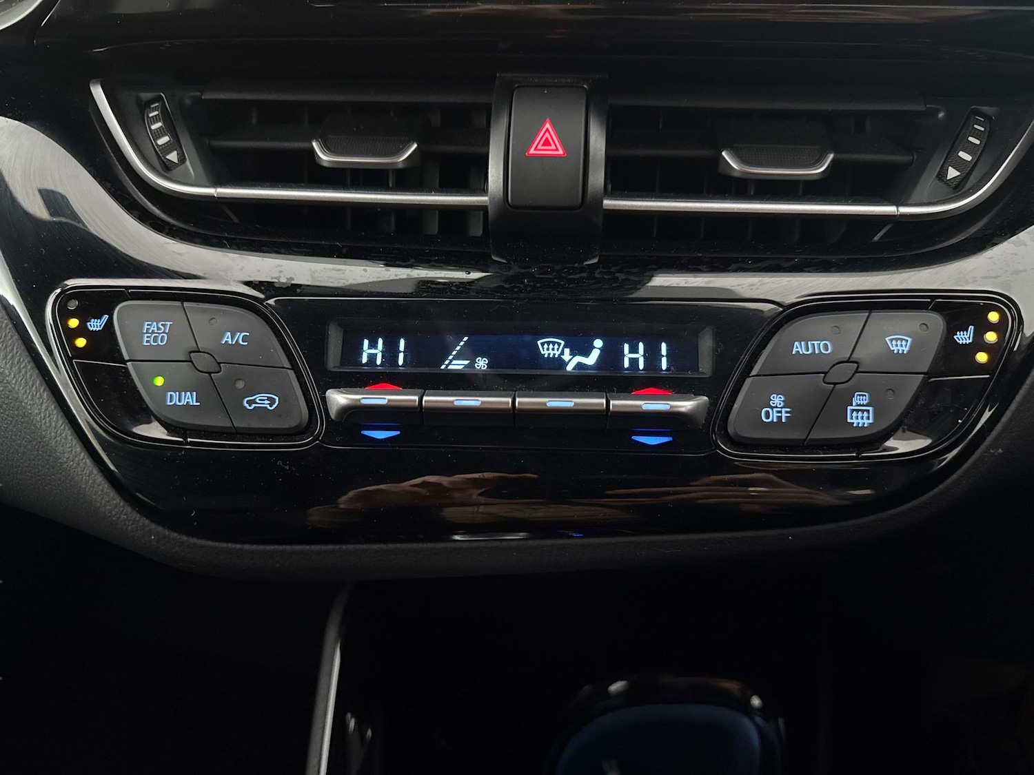 Used Toyota C-HR 2023 for sale - 77418014: Photo 18