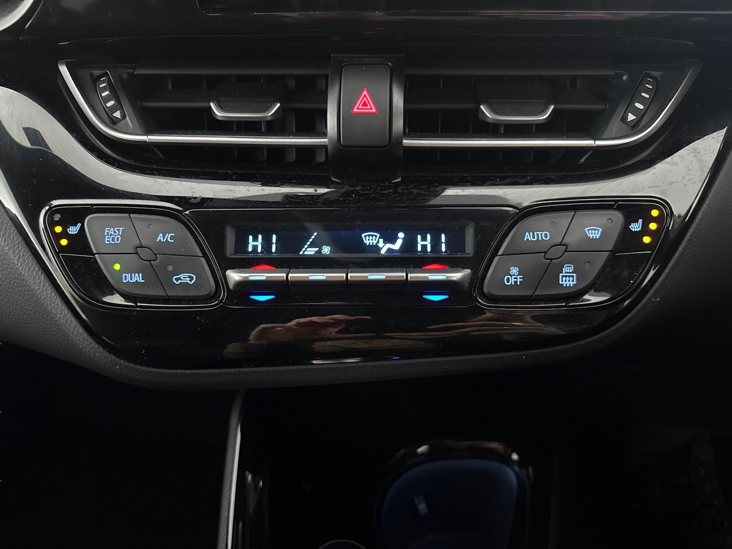 Used Toyota C-HR 2023 for sale - 77418014: Photo 19