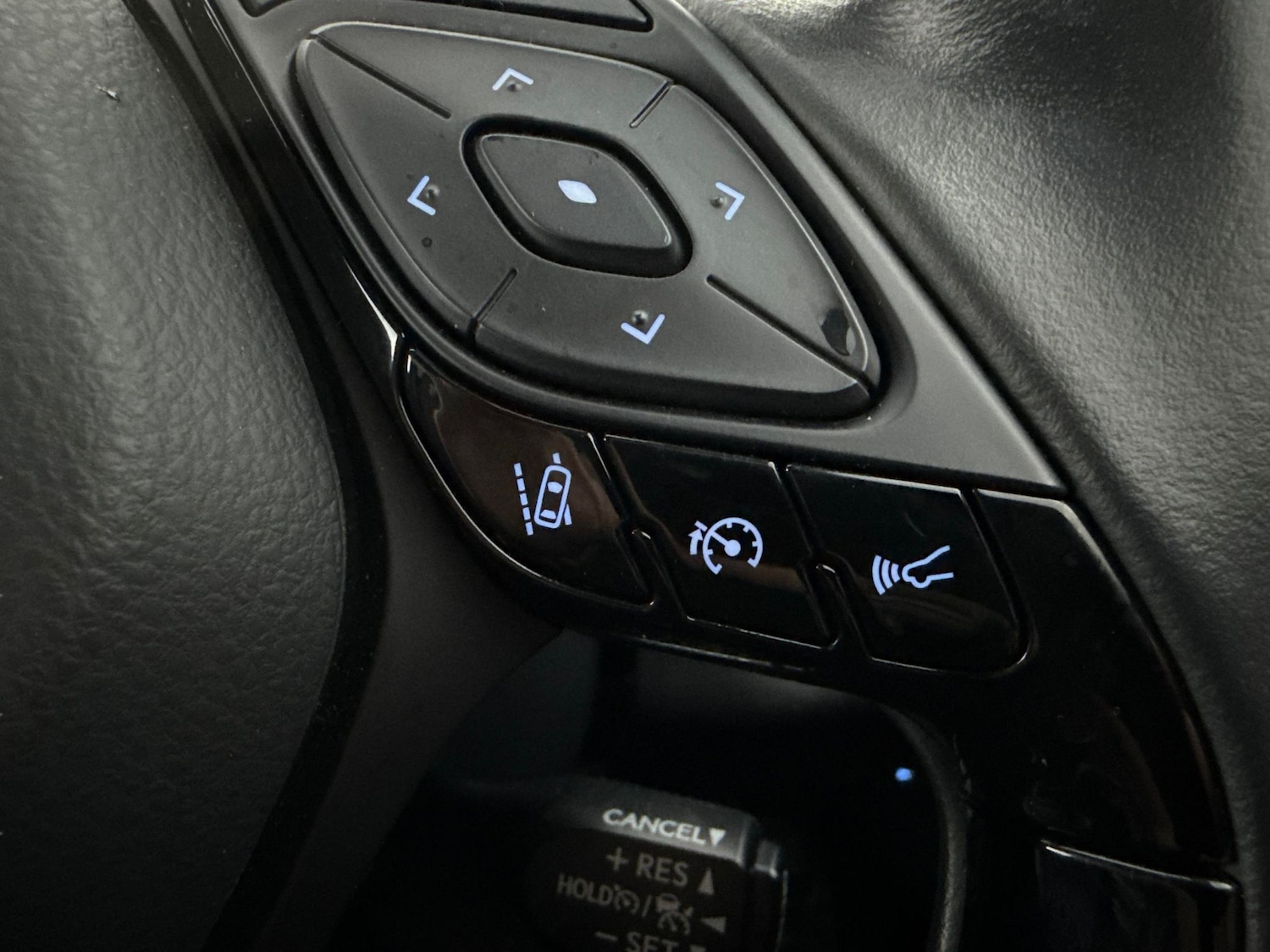 Used Toyota C-HR 2023 for sale - 77418014: Photo 21