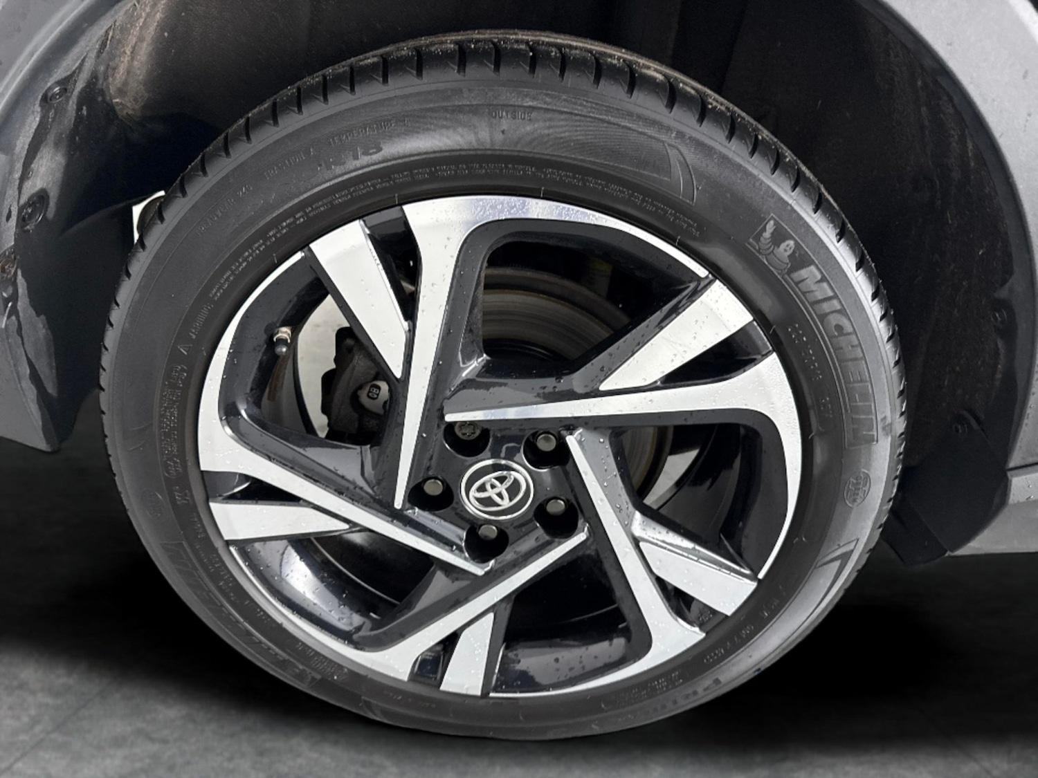 Used Toyota C-HR 2023 for sale - 77418014: Photo 24