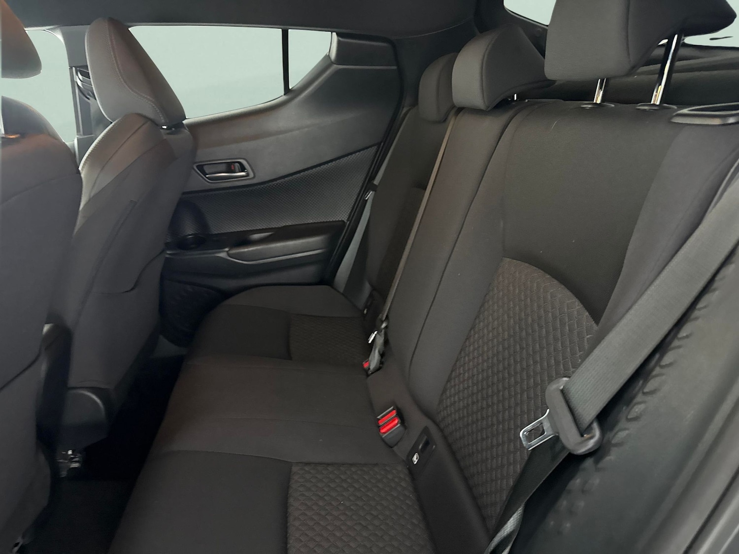 Used Toyota C-HR 2023 for sale - 77418014: Photo 25