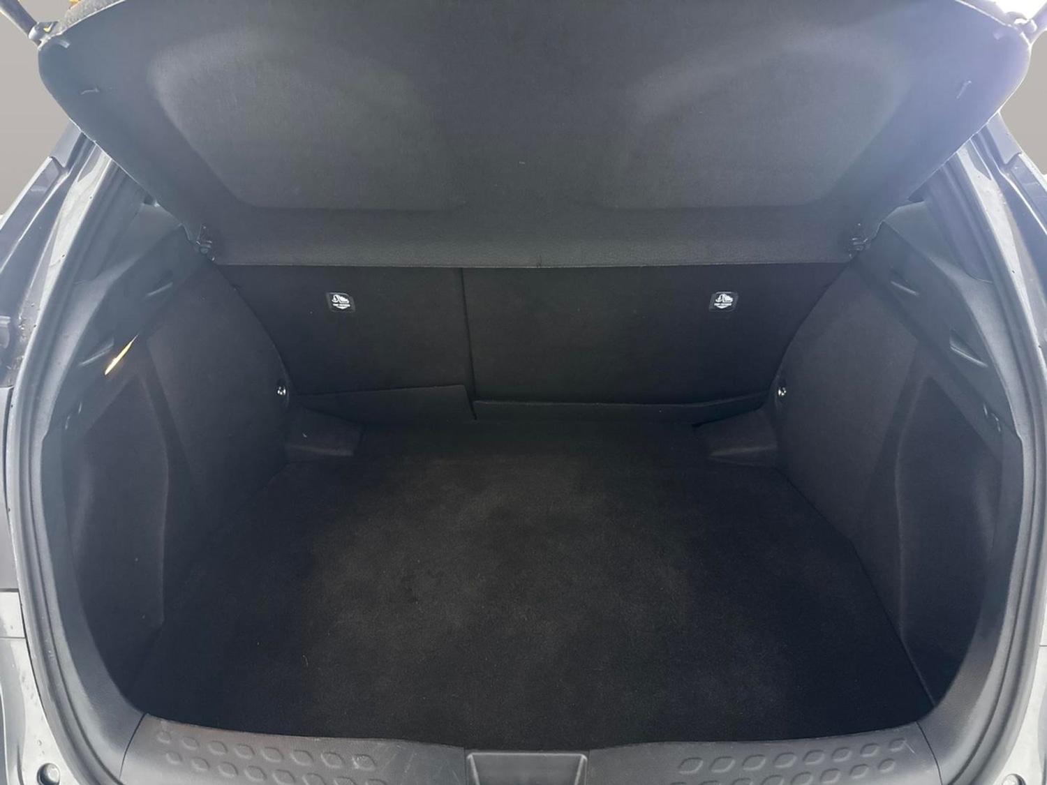 Used Toyota C-HR 2023 for sale - 77418014: Photo 31