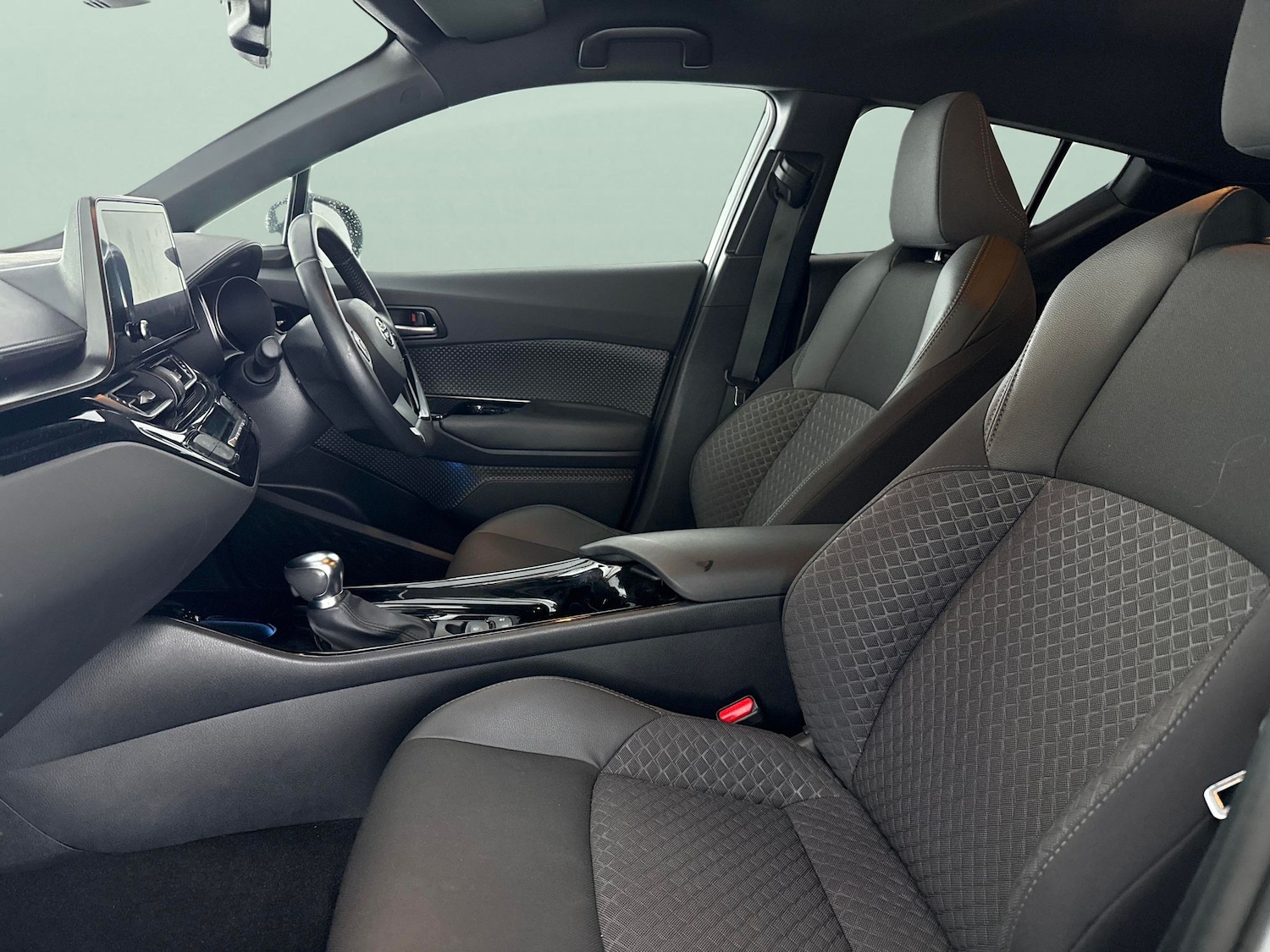 Used Toyota C-HR 2023 for sale - 77418014: Photo 4