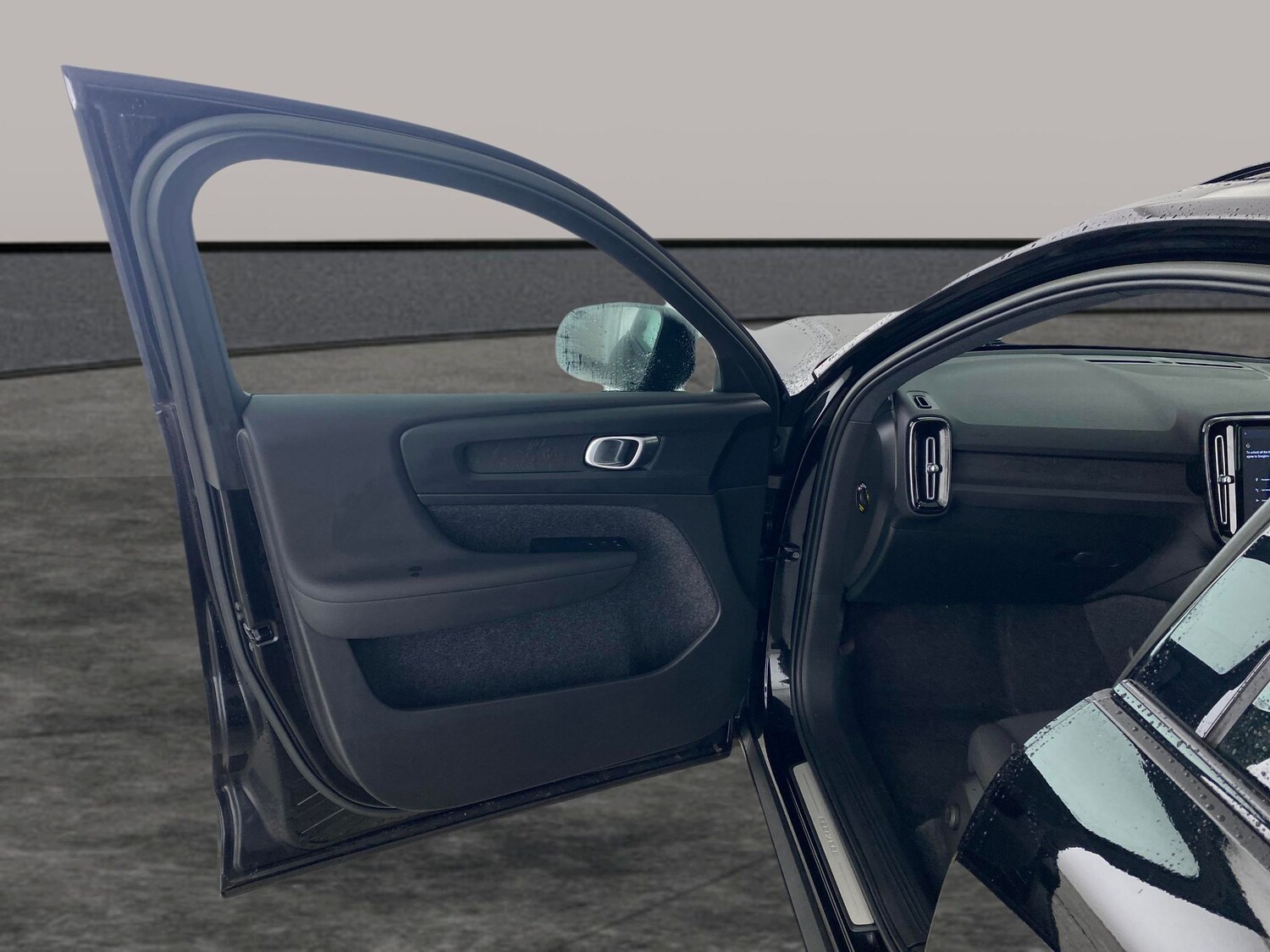 Used Volvo XC40 2022 for sale - 77565573: Photo 21