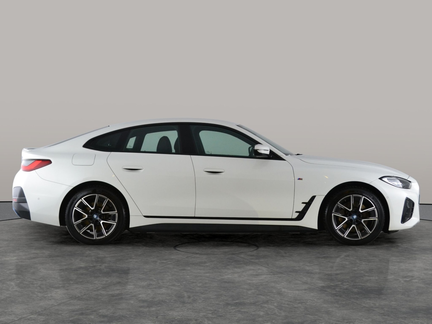 Used BMW i4 2022 for sale - 76663428: Photo 12