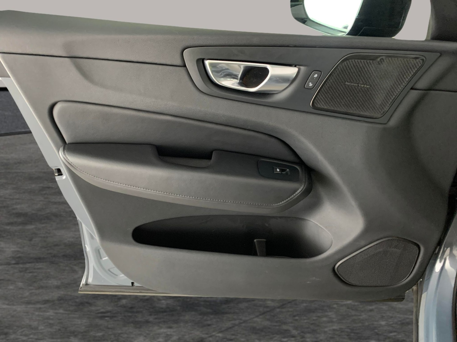 Used Volvo XC60 2023 for sale - 76638477: Photo 28