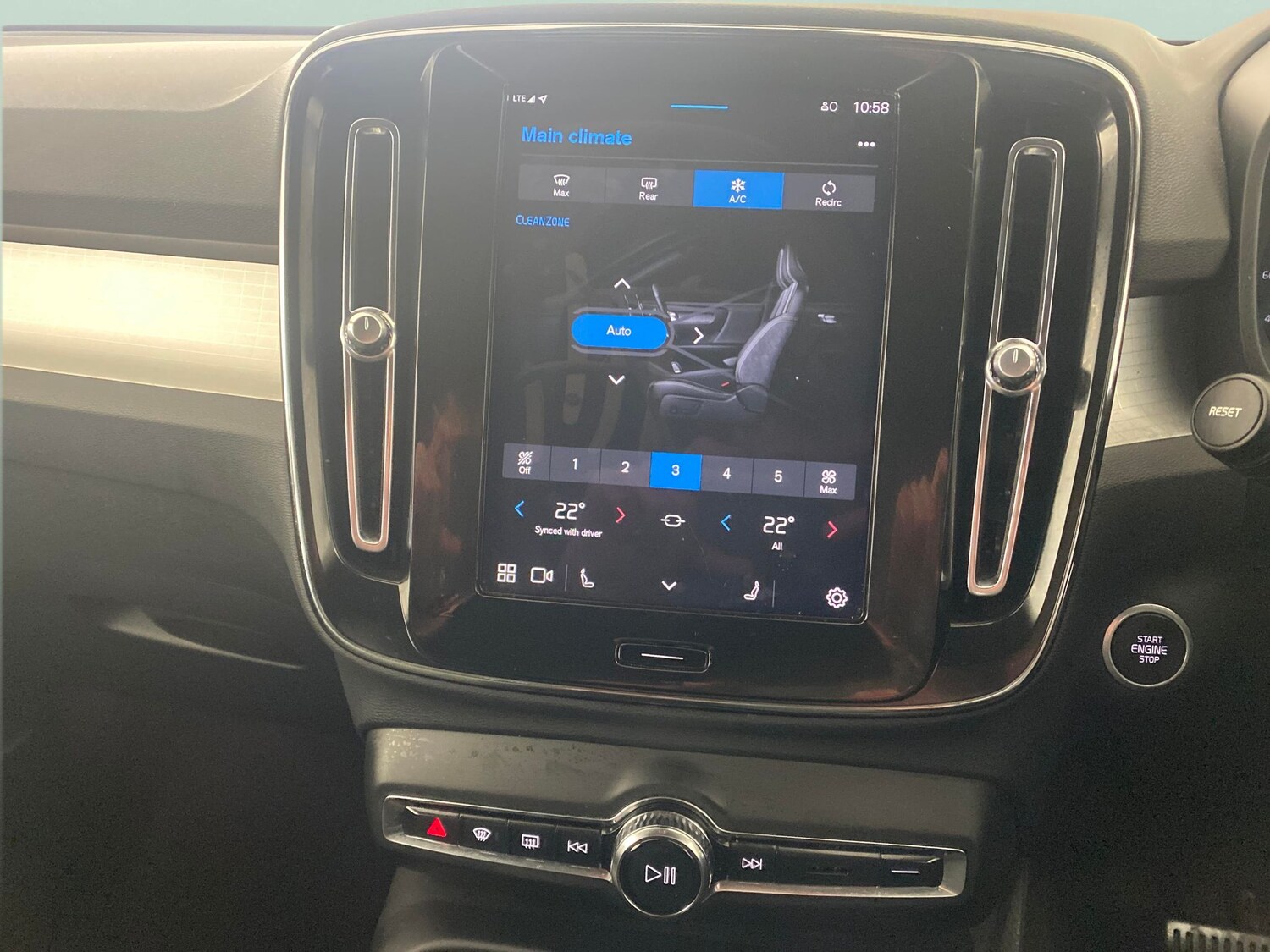 Used Volvo XC40 for sale - 77688709: Photo 16