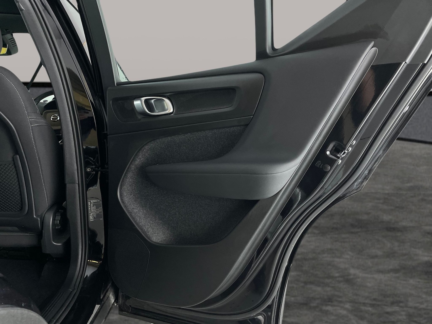 Used Volvo XC40 2024 for sale - 76842407: Photo 33