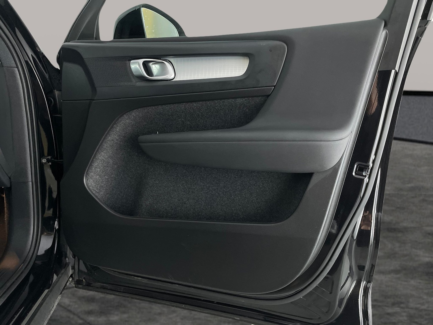 Used Volvo XC40 2024 for sale - 76842407: Photo 34