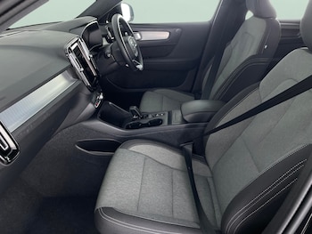 Used Volvo XC40 2024 for sale - 76842407: Photo