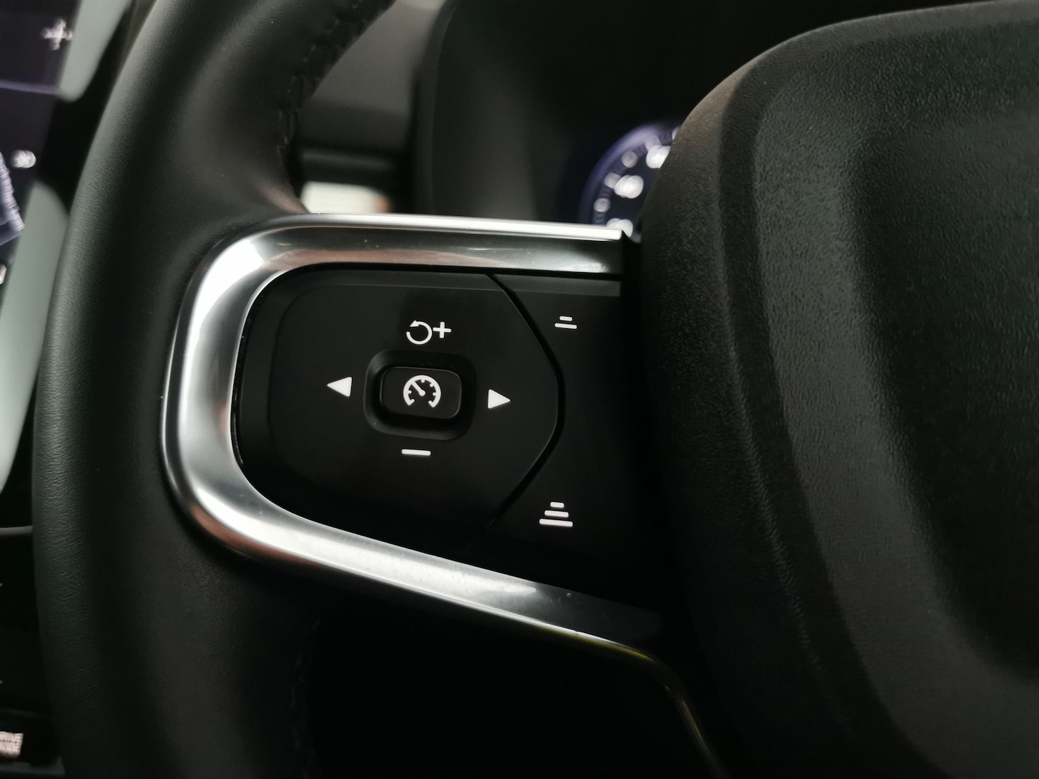 Used Volvo XC40 2022 for sale - 77244833: Photo 24