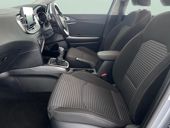 Used Kia Ceed 2023 for sale - 79597182: Photo