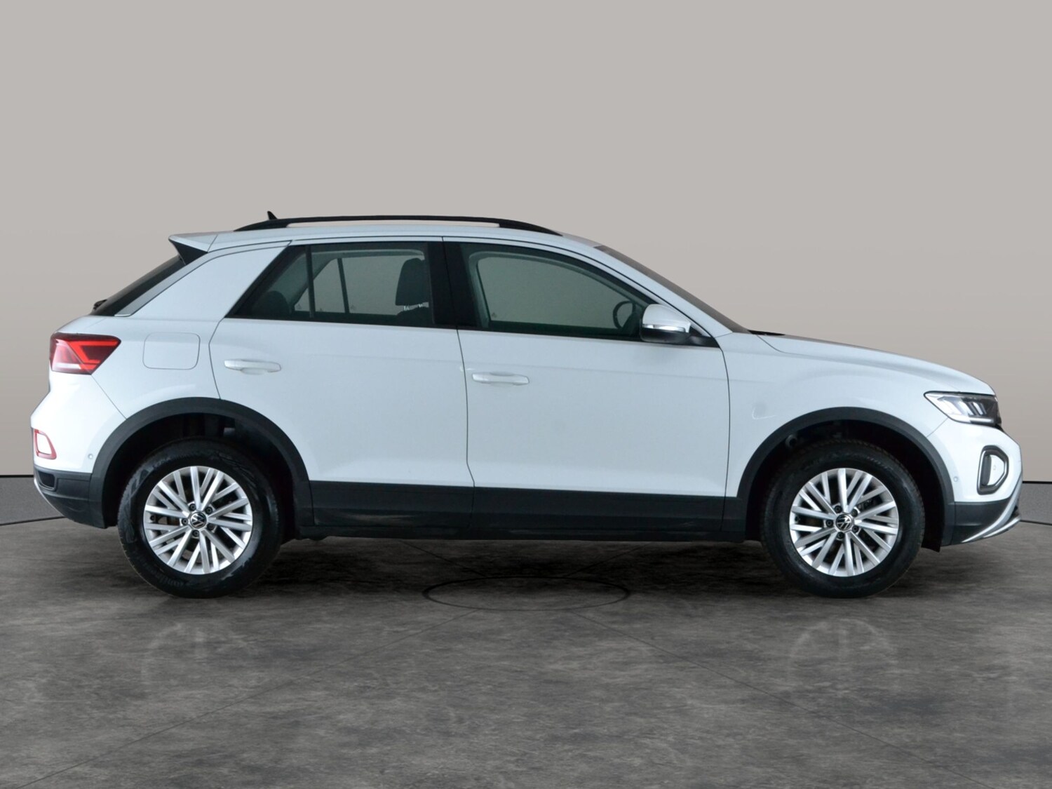 Used Volkswagen T-Roc for sale - 77829770: Photo 8