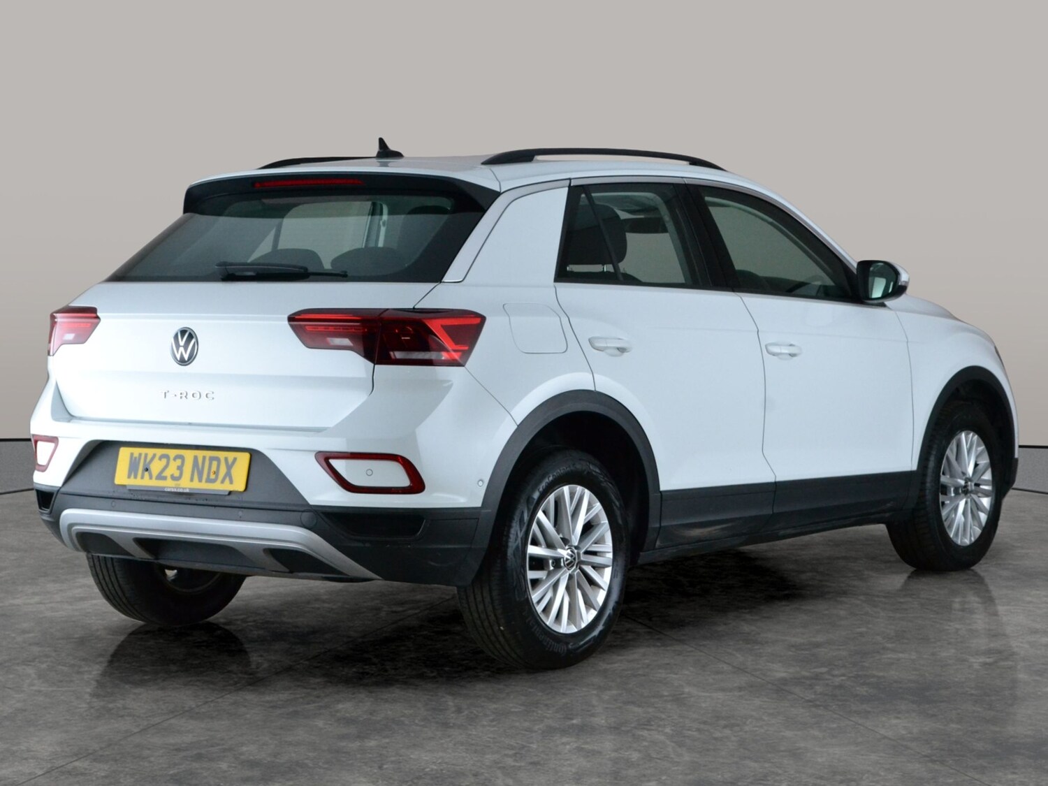 Used Volkswagen T-Roc for sale - 77829770: Photo 9