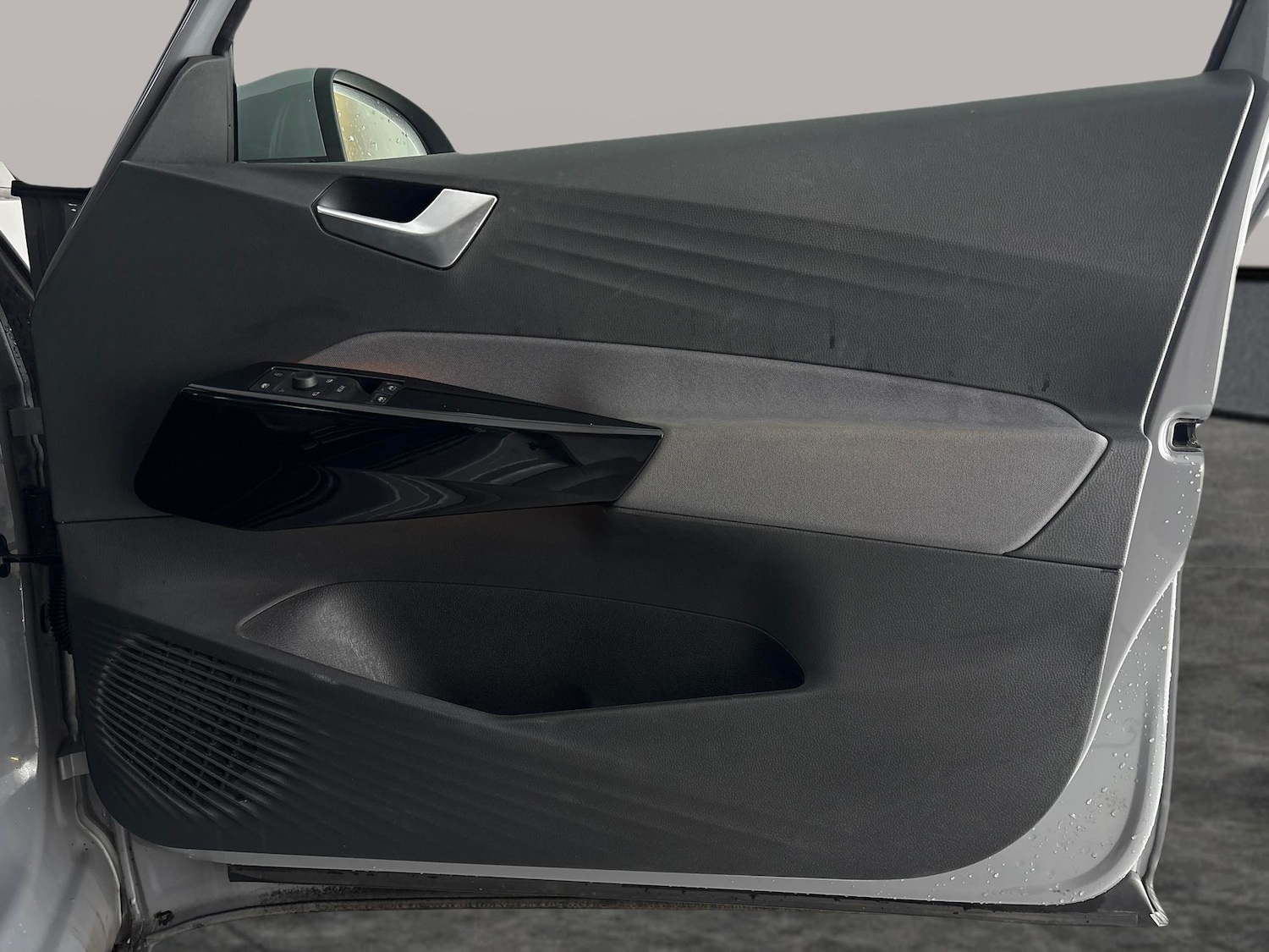 Used Volkswagen ID.3 2023 for sale - 76859759: Photo 28