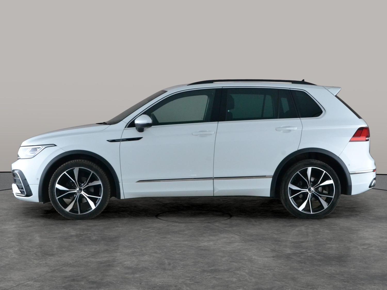 Used Volkswagen Tiguan 2023 for sale - 77975801: Photo 12