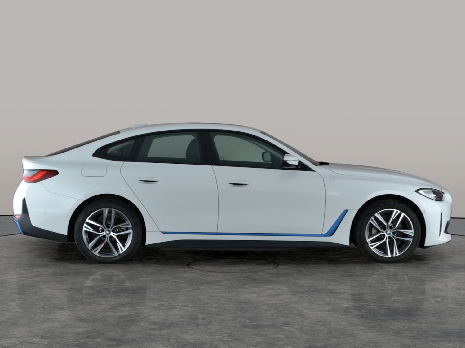 Used BMW i4 2022 for sale - 77043621: Photo 10