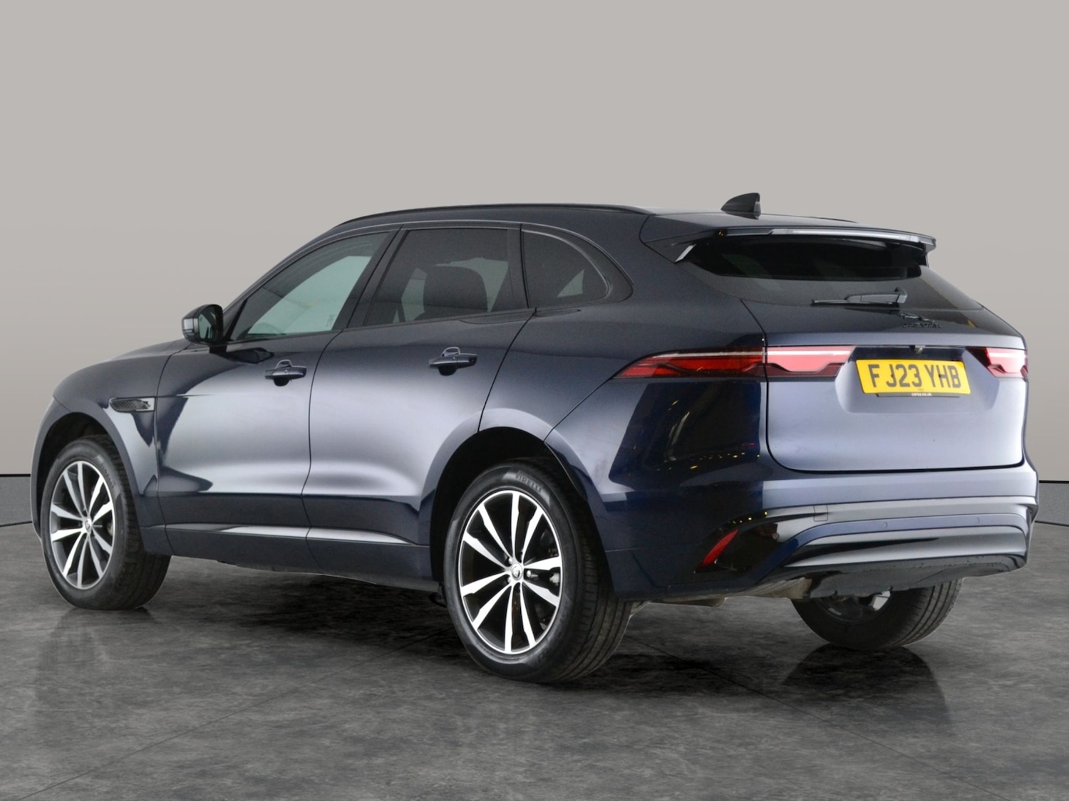 Used Jaguar F-Pace 2023 for sale - 76696836: Photo 10