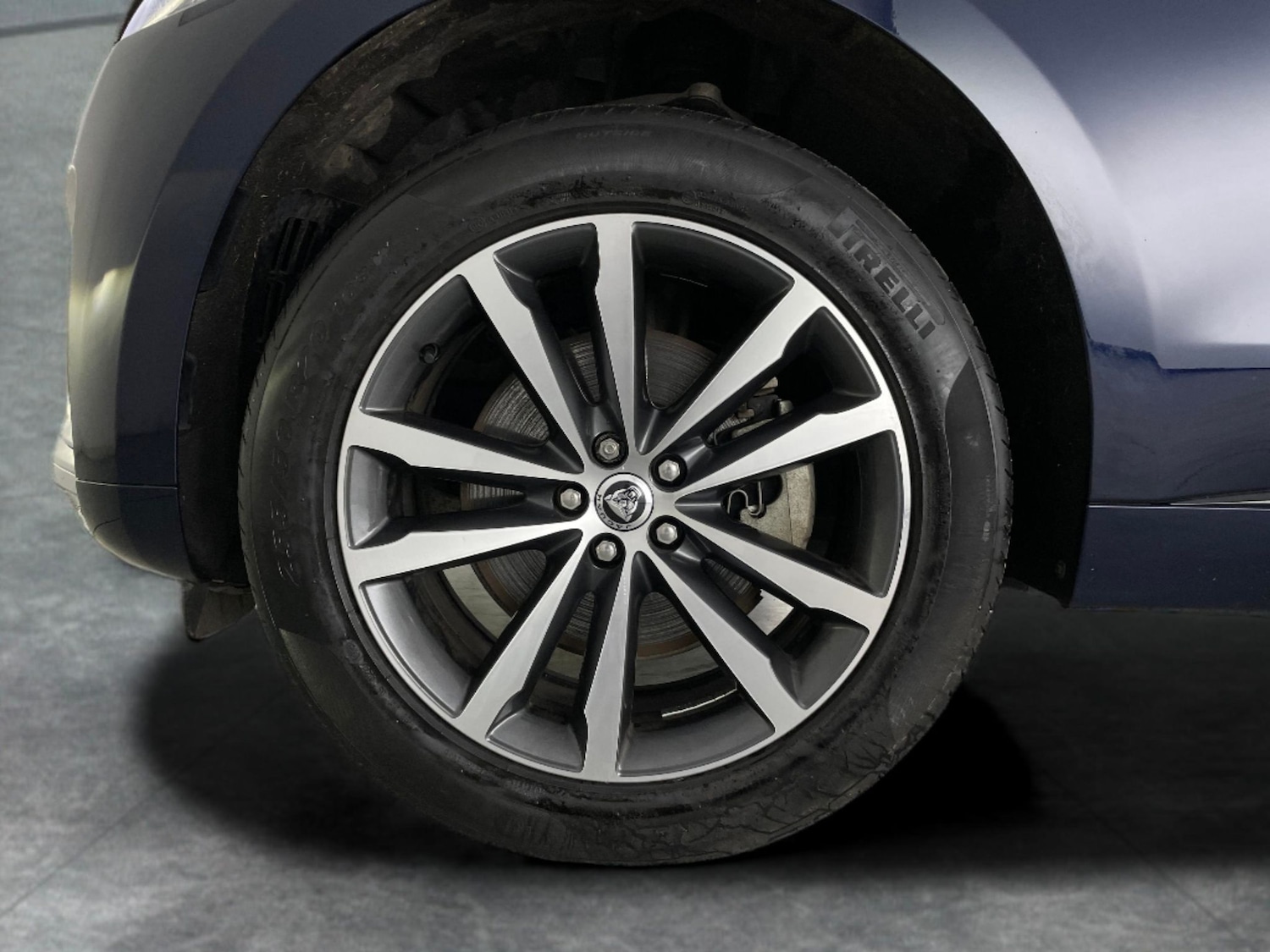 Used Jaguar F-Pace 2023 for sale - 76696836: Photo 34