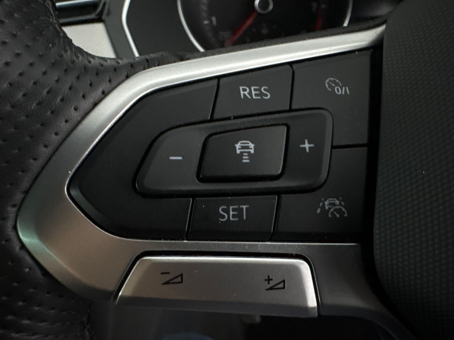 Used Volkswagen Passat 2023 for sale - 76835236: Photo 14