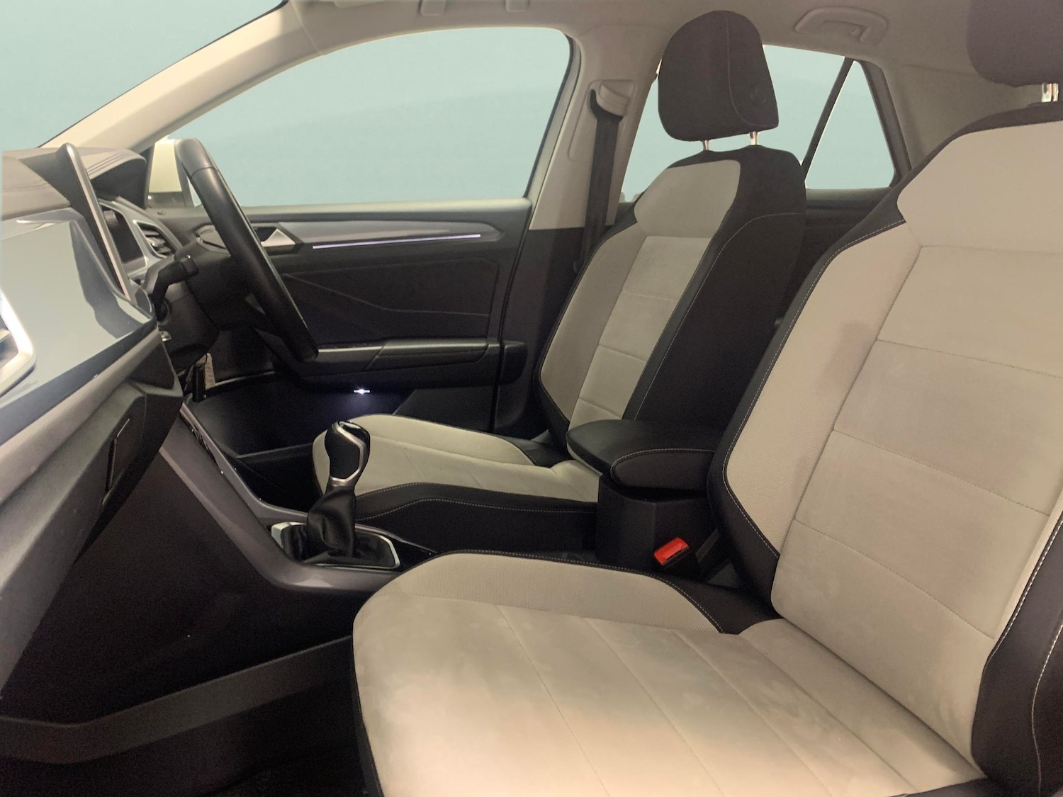 Used Volkswagen T-Roc 2022 for sale - 77274482: Photo 4