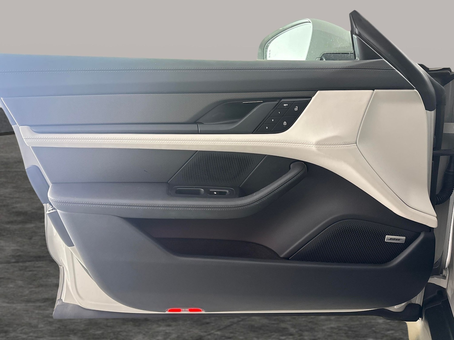 Used Porsche Taycan 2023 for sale - 77846190: Photo 41