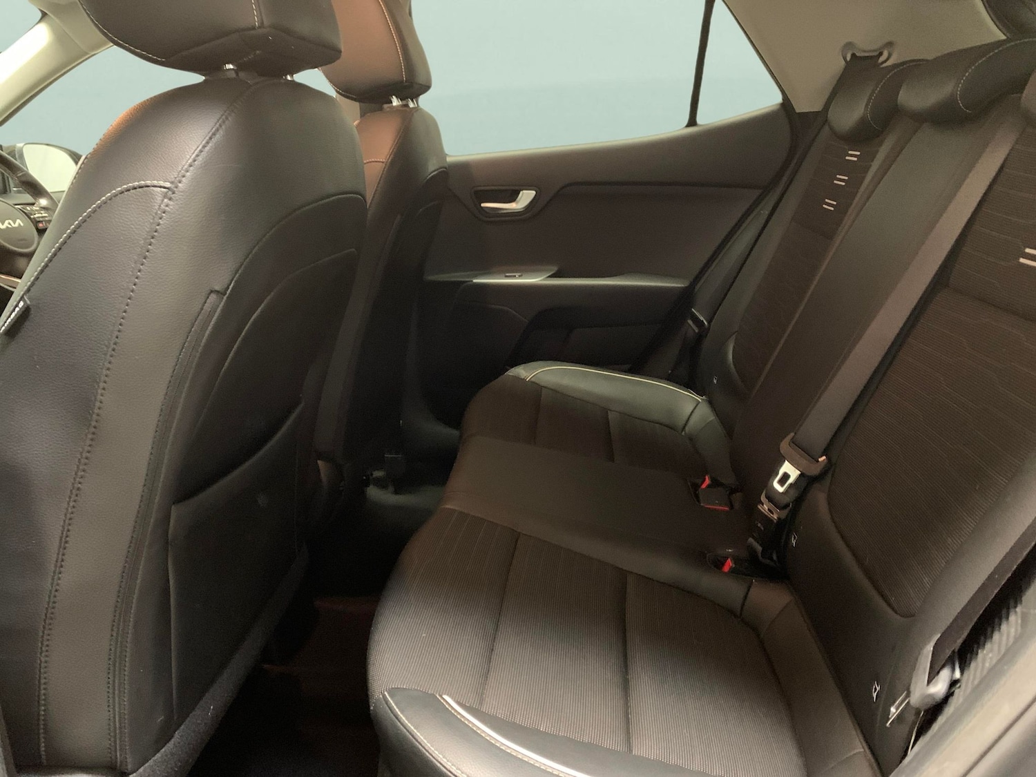 Used Kia Stonic 2022 for sale - 76464132: Photo 32