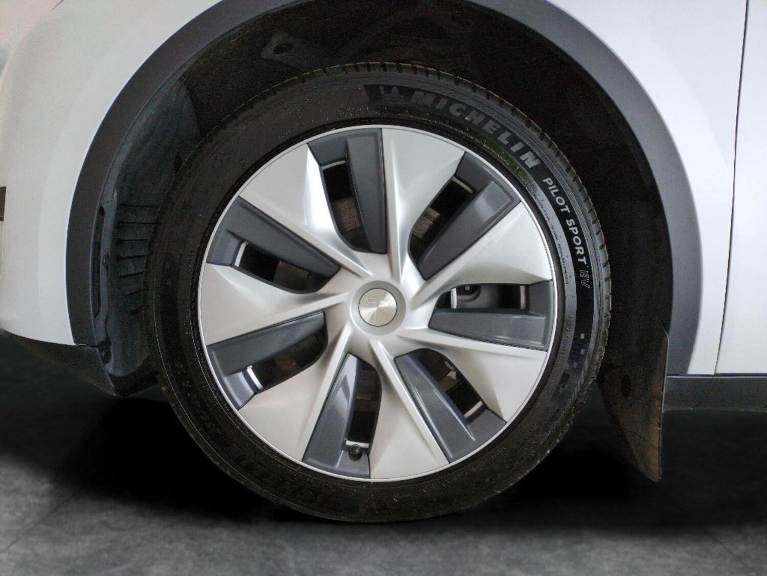 Used Tesla Model Y 2024 for sale - 77942556: Photo 25