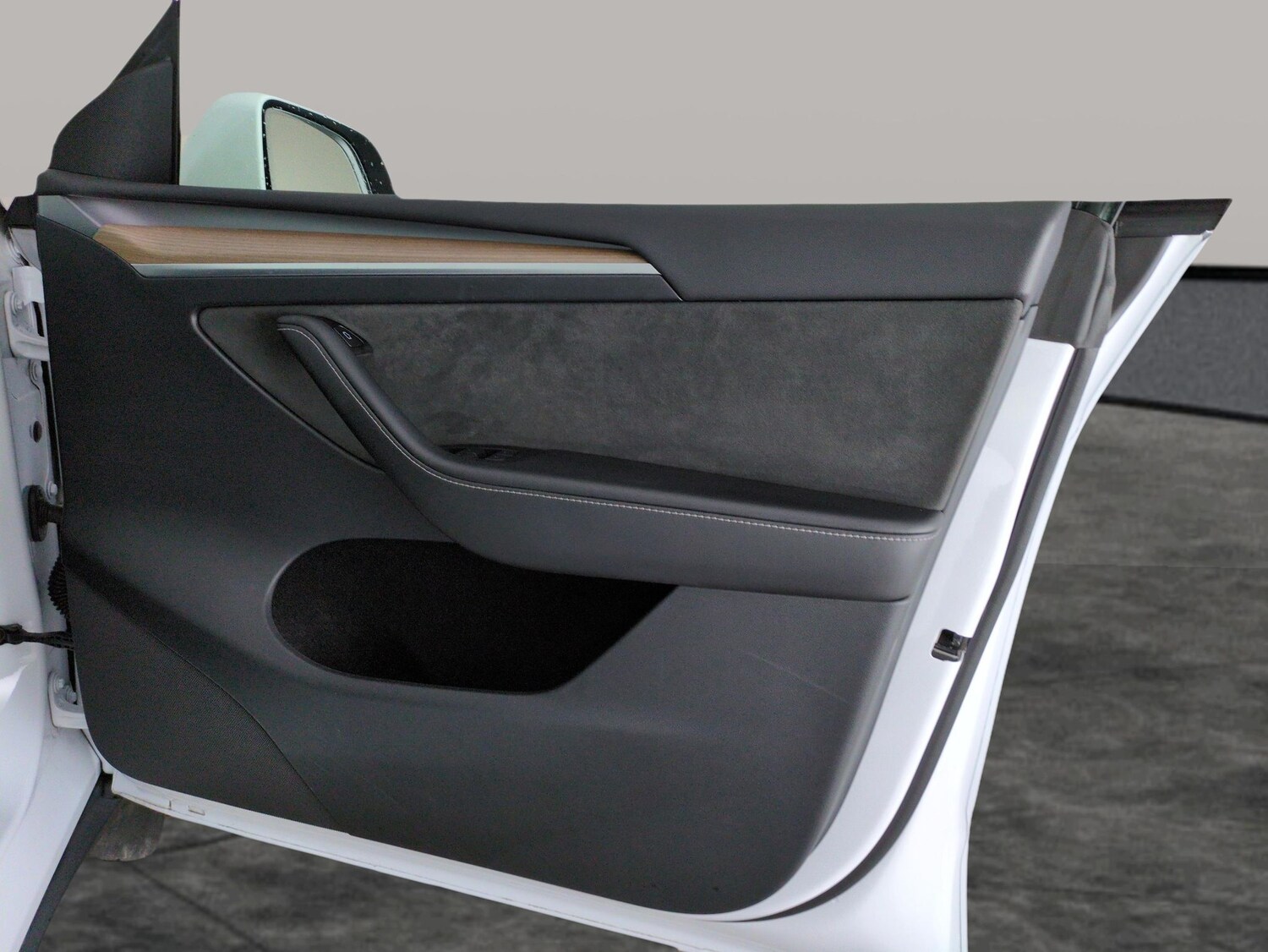 Used Tesla Model Y 2024 for sale - 77942556: Photo 32