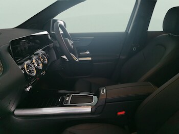 Used Mercedes-Benz EQA 2025 for sale - 77665475: Photo