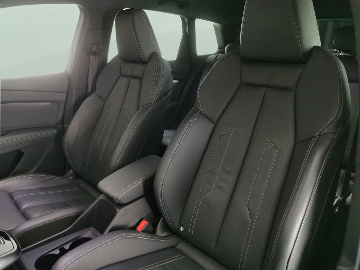 Used Audi Q4 e-tron 2023 for sale - 77962899: Photo 6