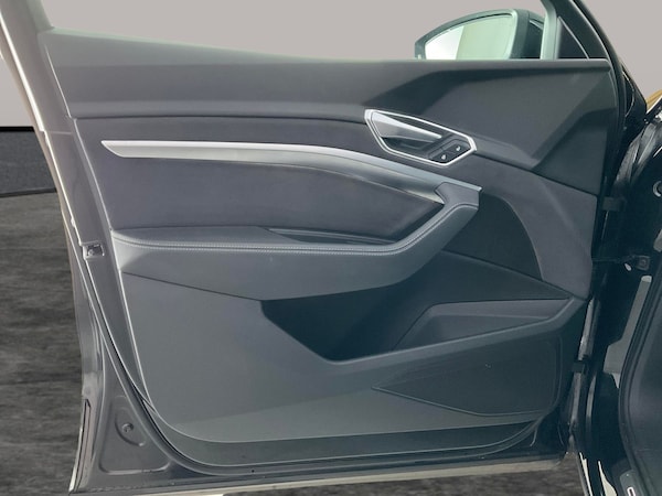Used Audi e-tron 2022 for sale - 76290689: Photo 39