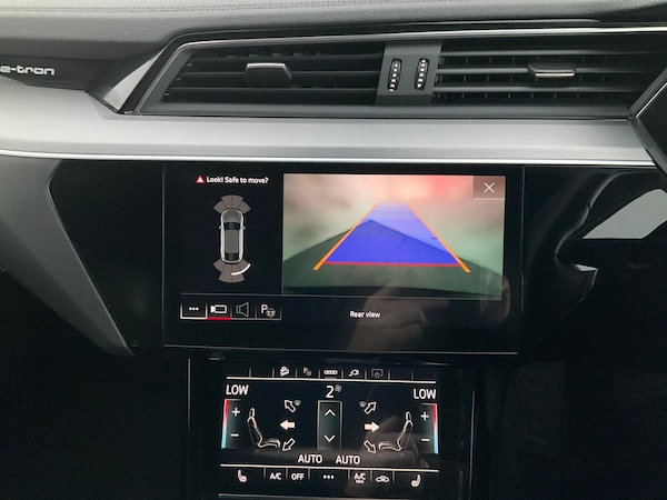 Used Audi e-tron 2022 for sale - 76290689: Photo 9
