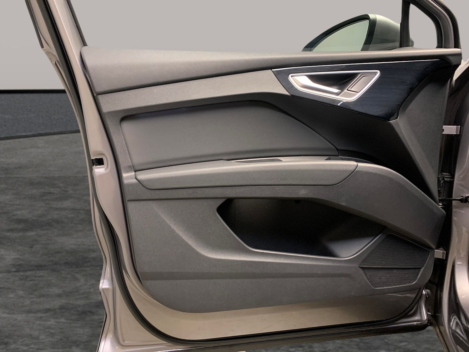 Used Audi Q4 e-tron 2023 for sale - 77542958: Photo 25