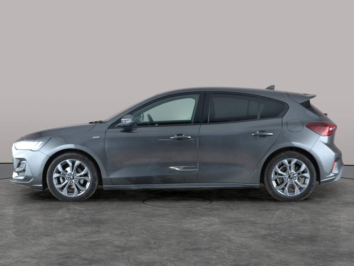 Used Ford Focus 2023 for sale - 77255879: Photo 12