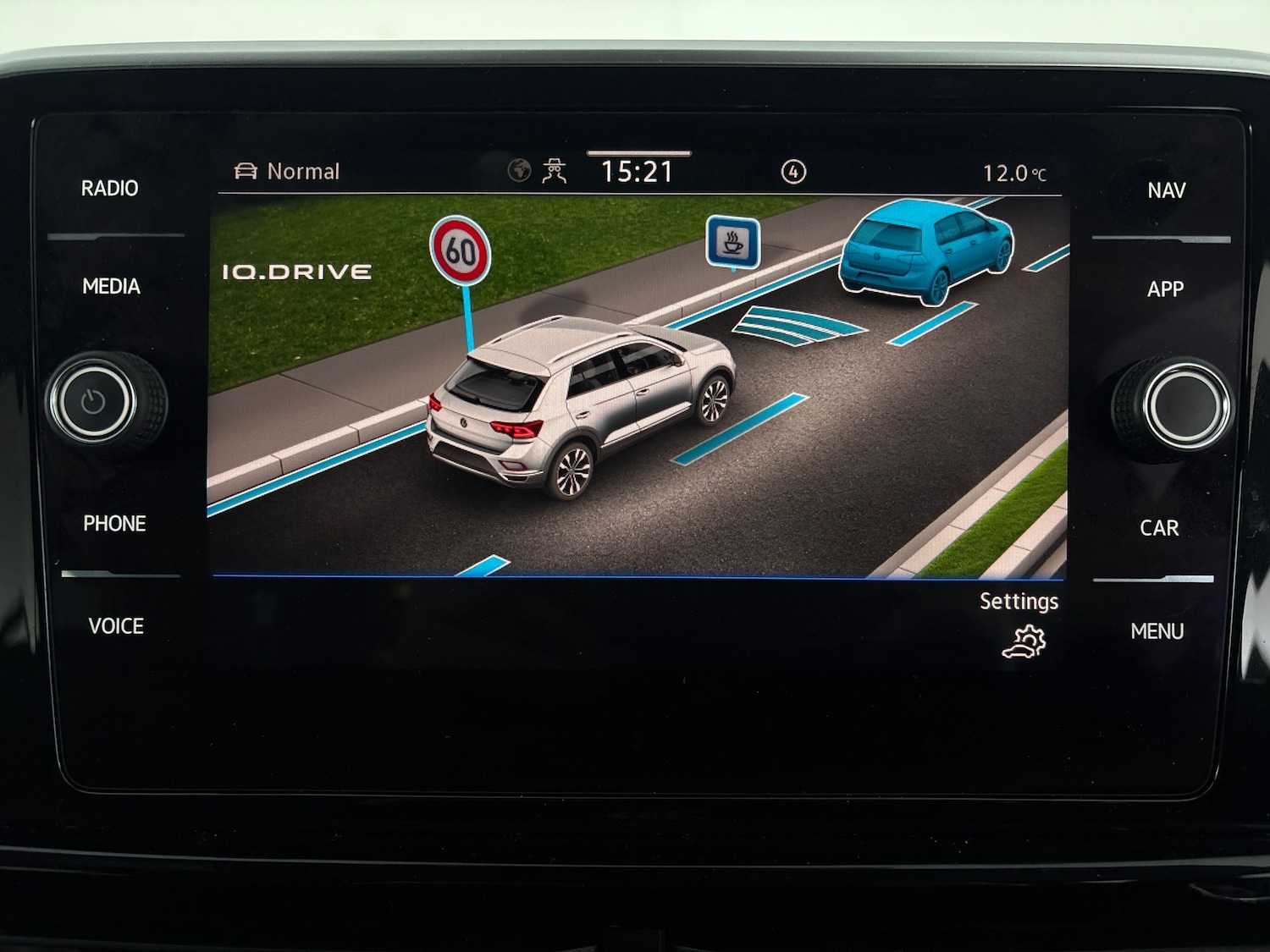 Used Volkswagen T-Roc 2024 for sale - 77702965: Photo 24