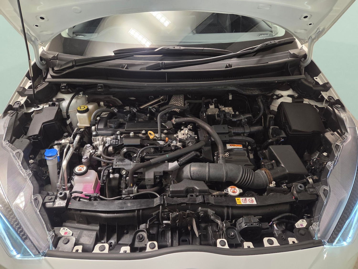 Used Mazda Mazda2 HYBRID 2023 for sale - 77636409: Photo 28