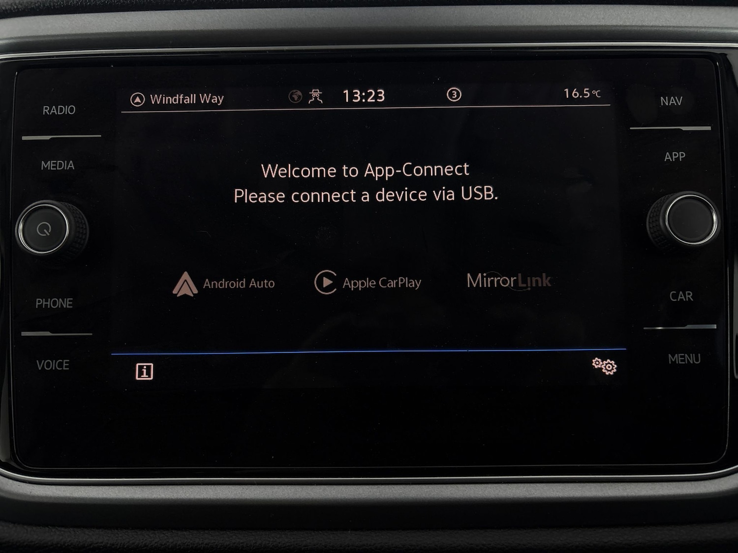 Used Volkswagen T-Roc 2021 for sale - 76999701: Photo 18