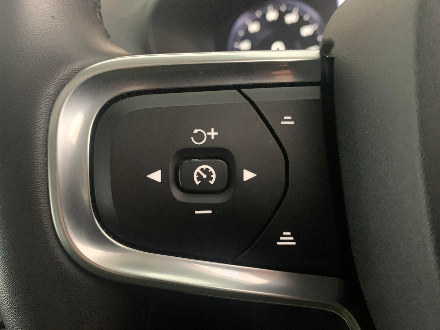 Used Volvo XC40 2022 for sale - 77076083: Photo 18